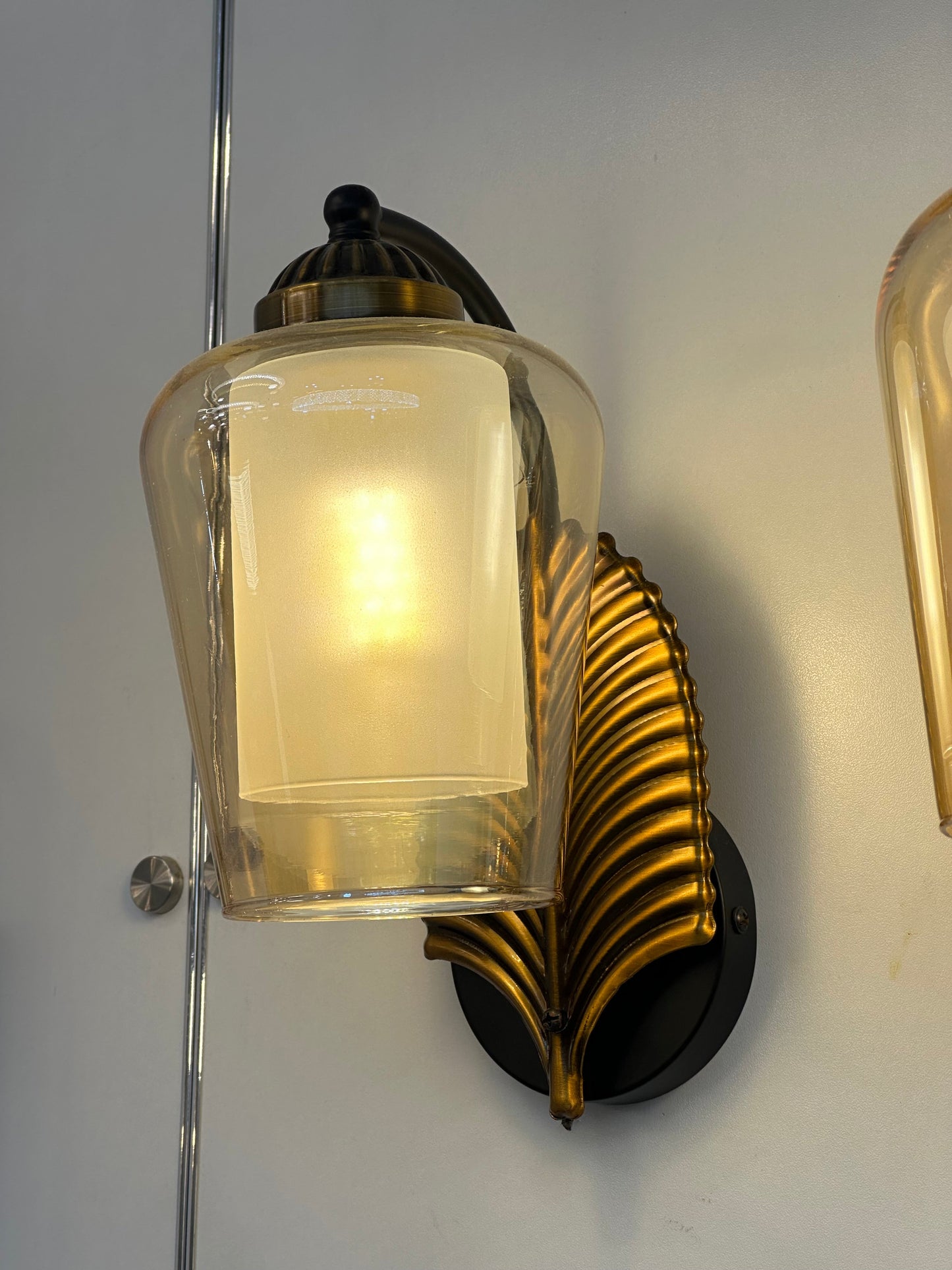 Lightigious™ - Modern Leaf Wall Light, Gold Antique, Amber Glass, E27 Holder