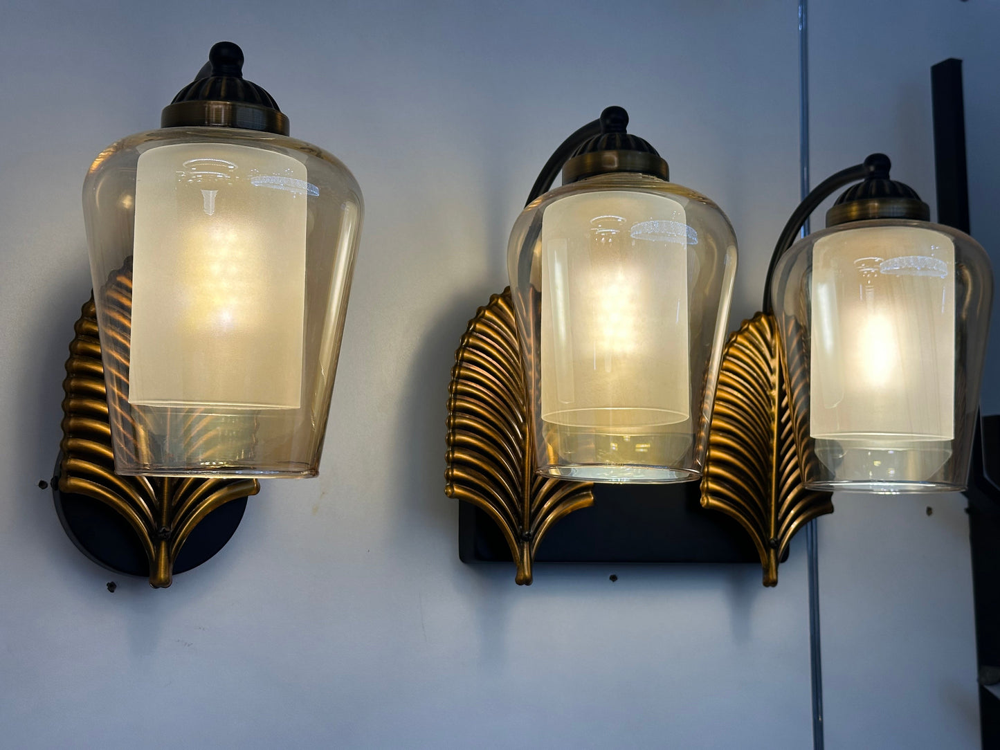 Lightigious™ - Modern Leaf Wall Light, Gold Antique, Amber Glass, E27 Holder
