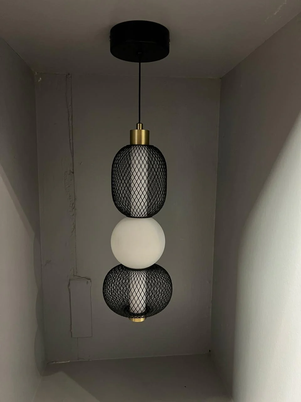 Lightigious™ Orion Mesh Pendant Light