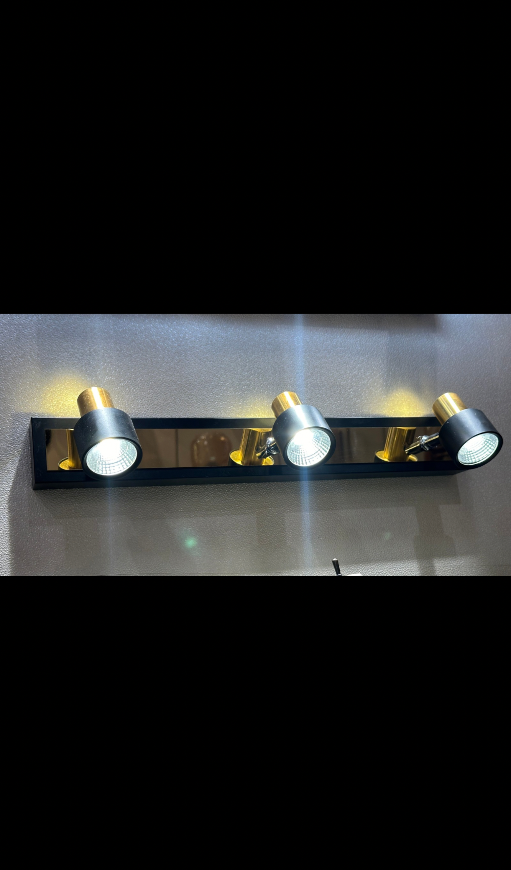 Lightigious COB Black Gold Vanity Light 3-colour iron wall bar front render