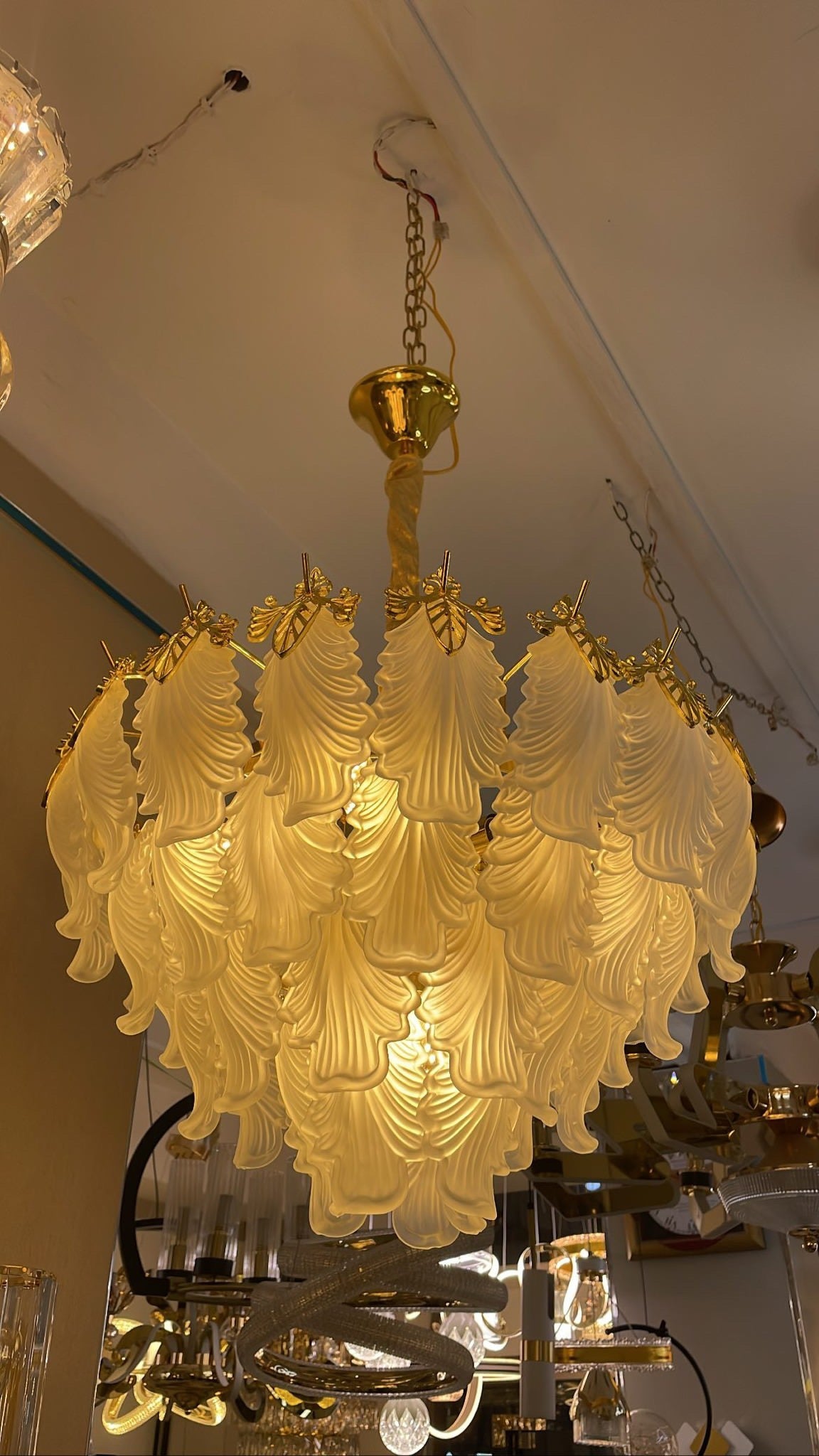 Lightigious Modern Crystal Chandelier crystal detail close-up