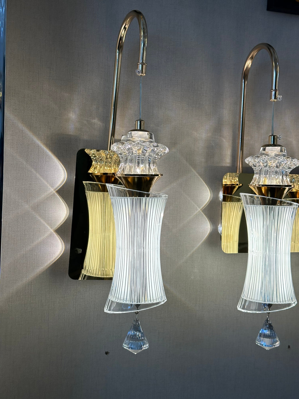 Lightigious™ - Modern LED Wall Light, Gold Finish, Metal & Acrylic, 3-Color Options