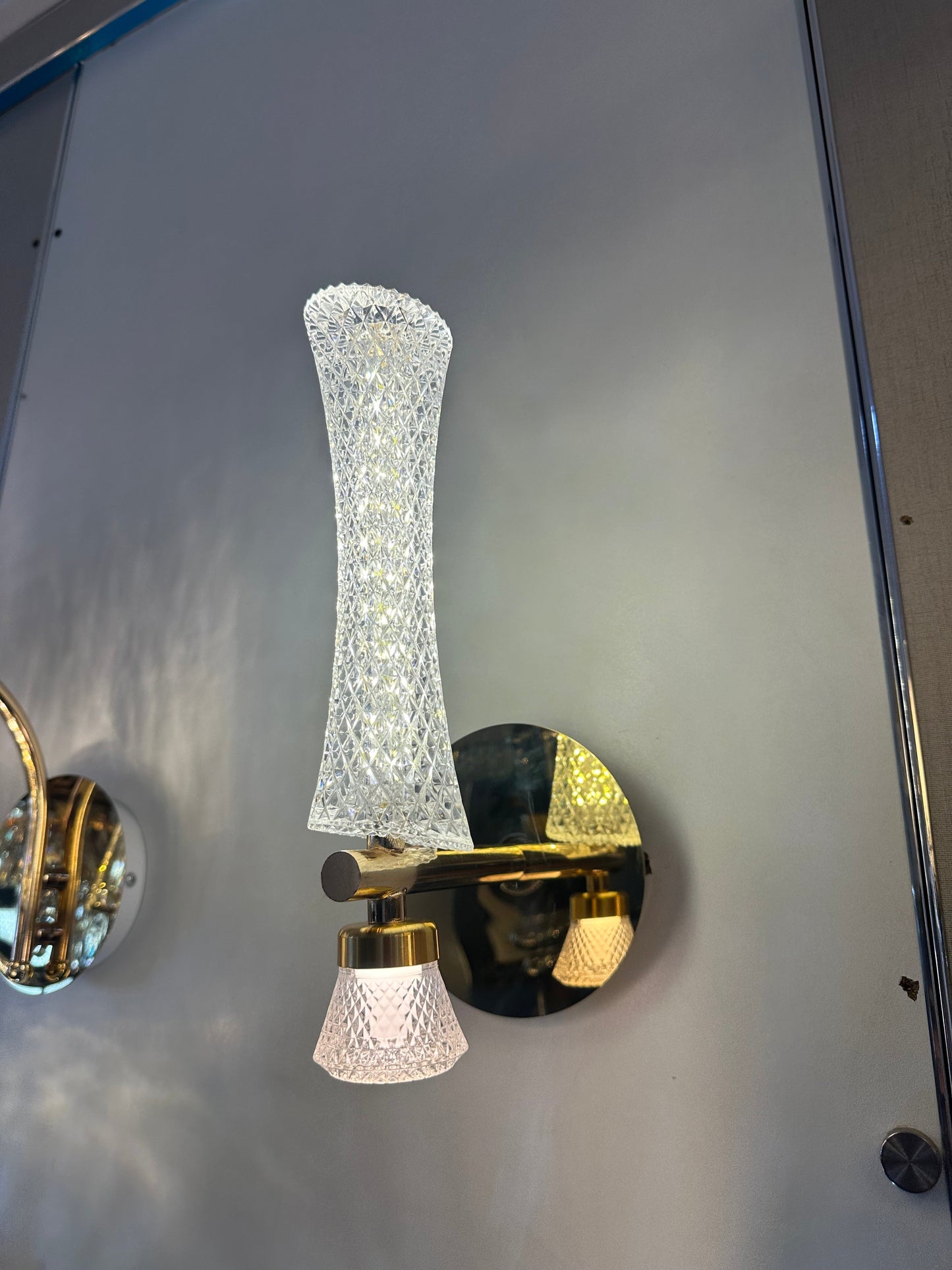 Lightigious™ - Modern LED Wall Light, Gold Finish, Stainless Steel & Acrylic