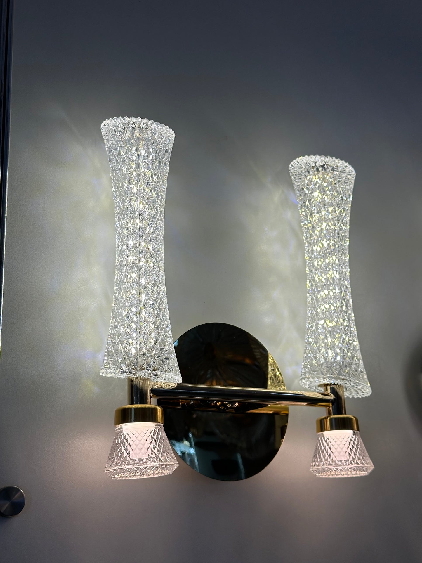 Lightigious™ - Modern LED Wall Light, Gold Finish, Stainless Steel & Acrylic