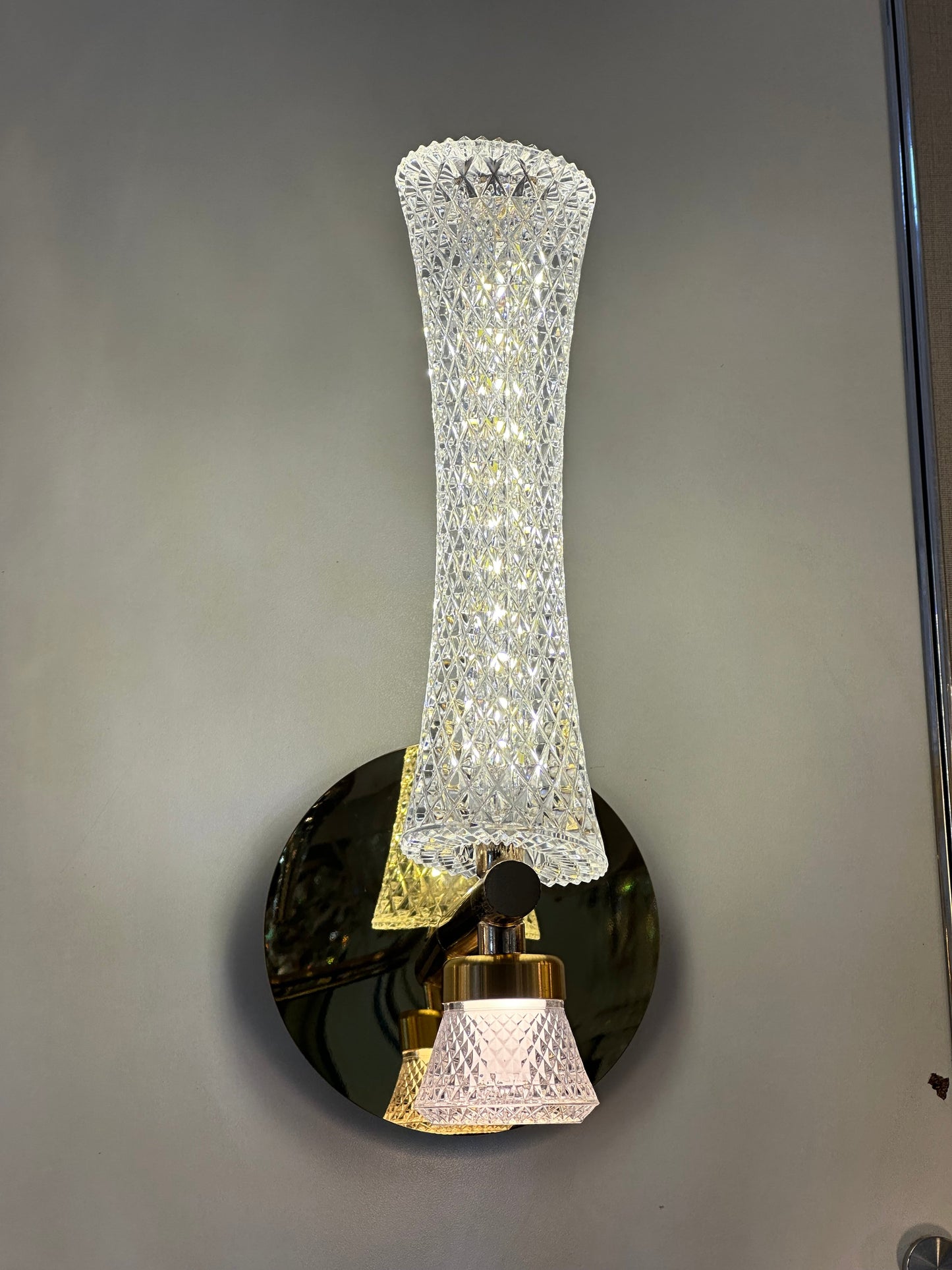 Lightigious™ - Modern LED Wall Light, Gold Finish, Stainless Steel & Acrylic