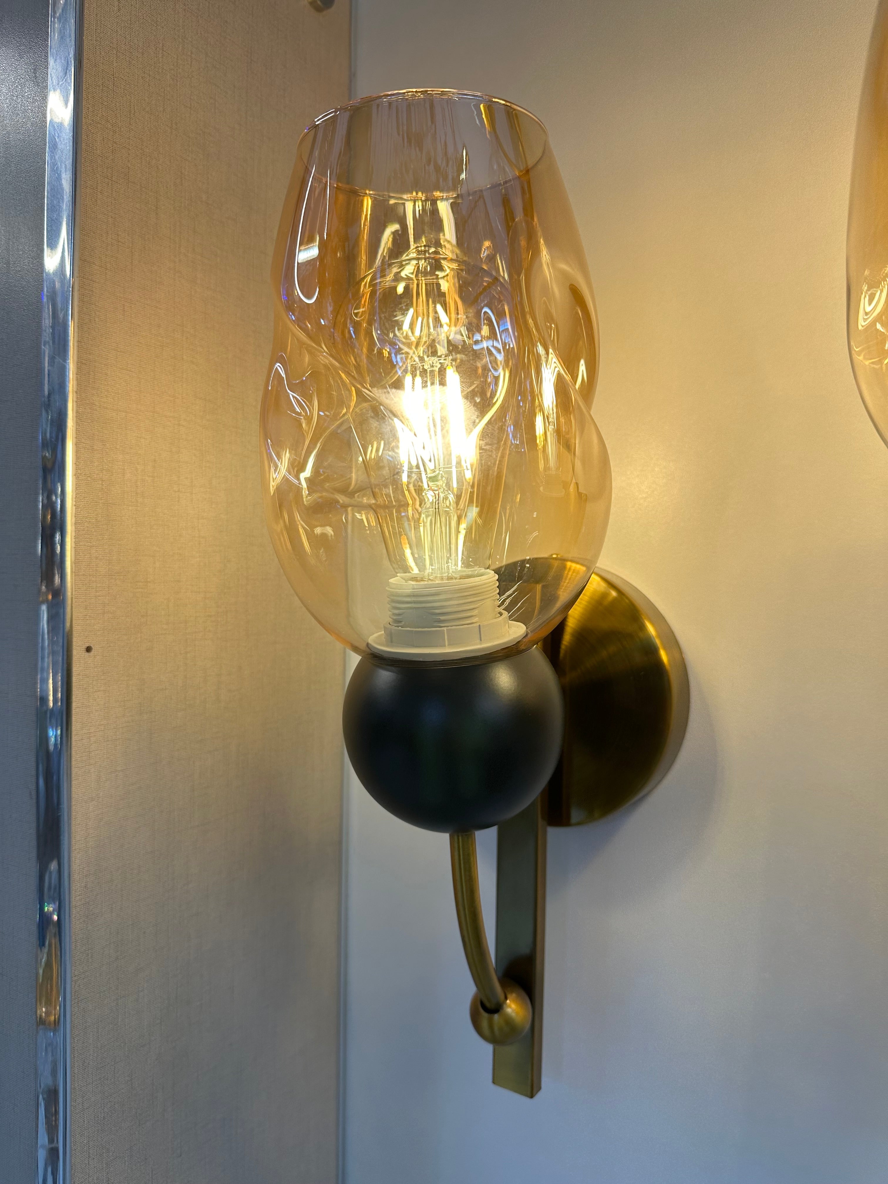 Lightigious™ - Amber Glass Wall Light