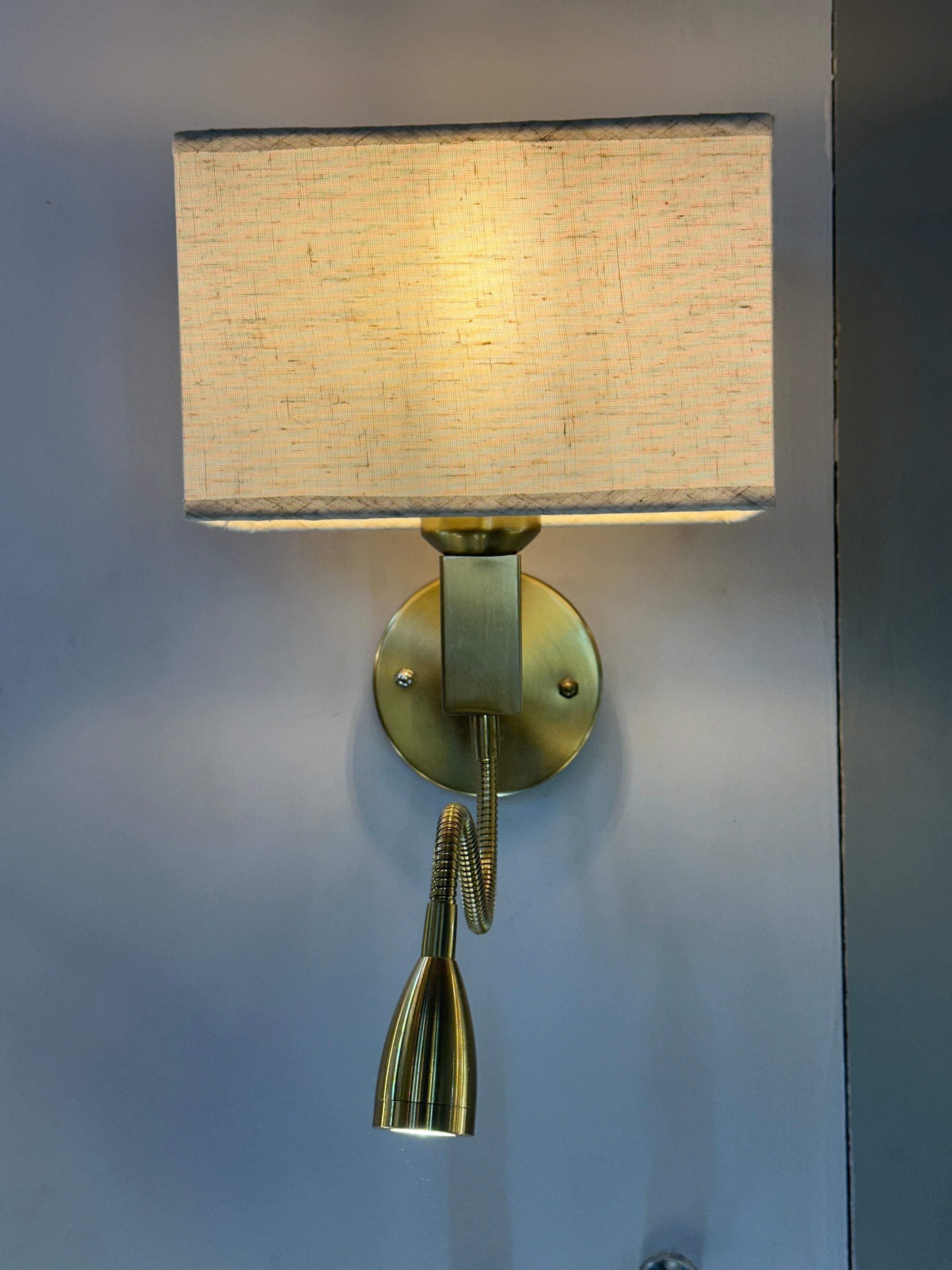 Lightigious™ – Luxe Shade & Spotlight Hotel Style Bedside Light