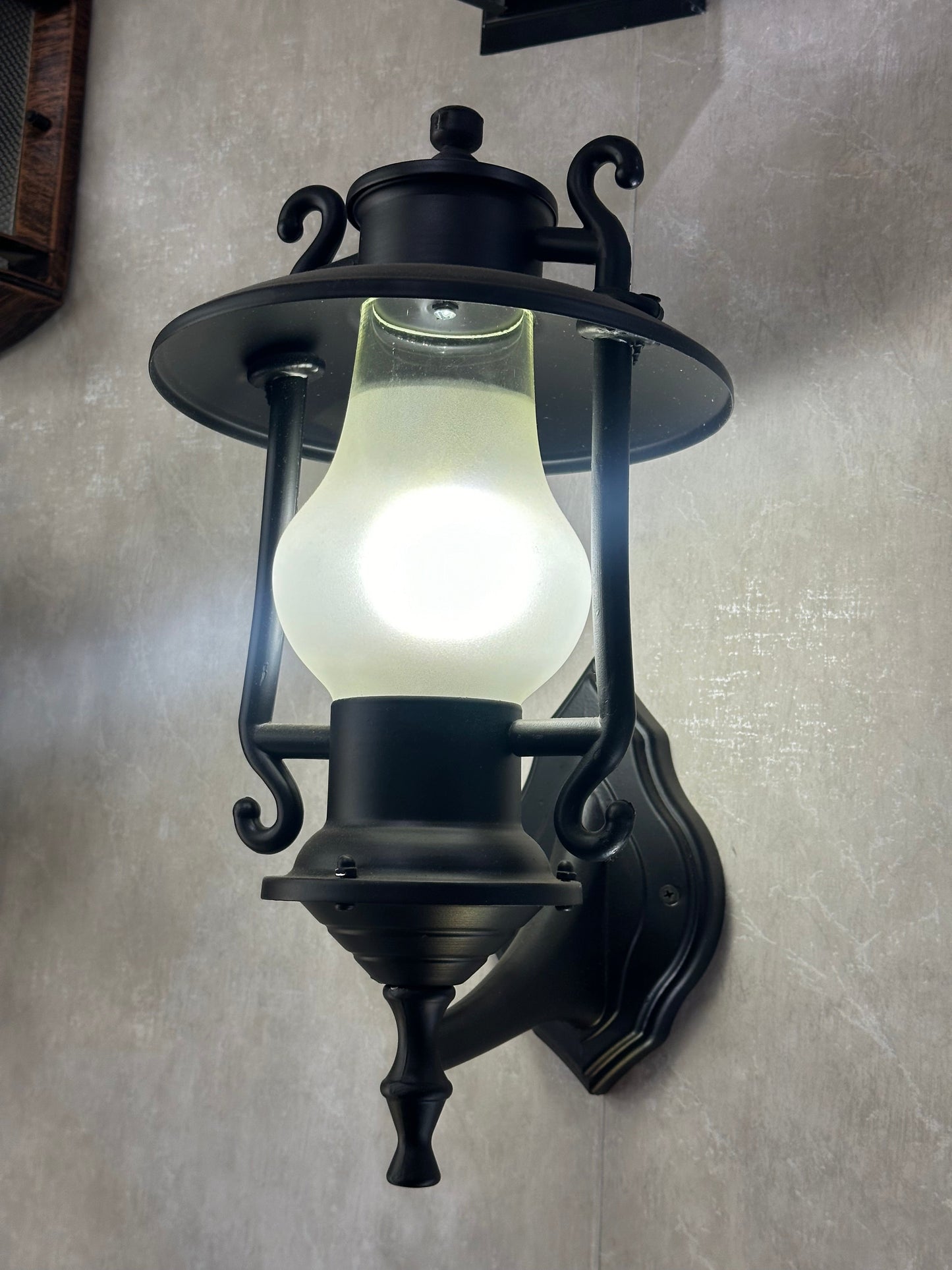 Lightigious™ - Black Outdoor Lamp