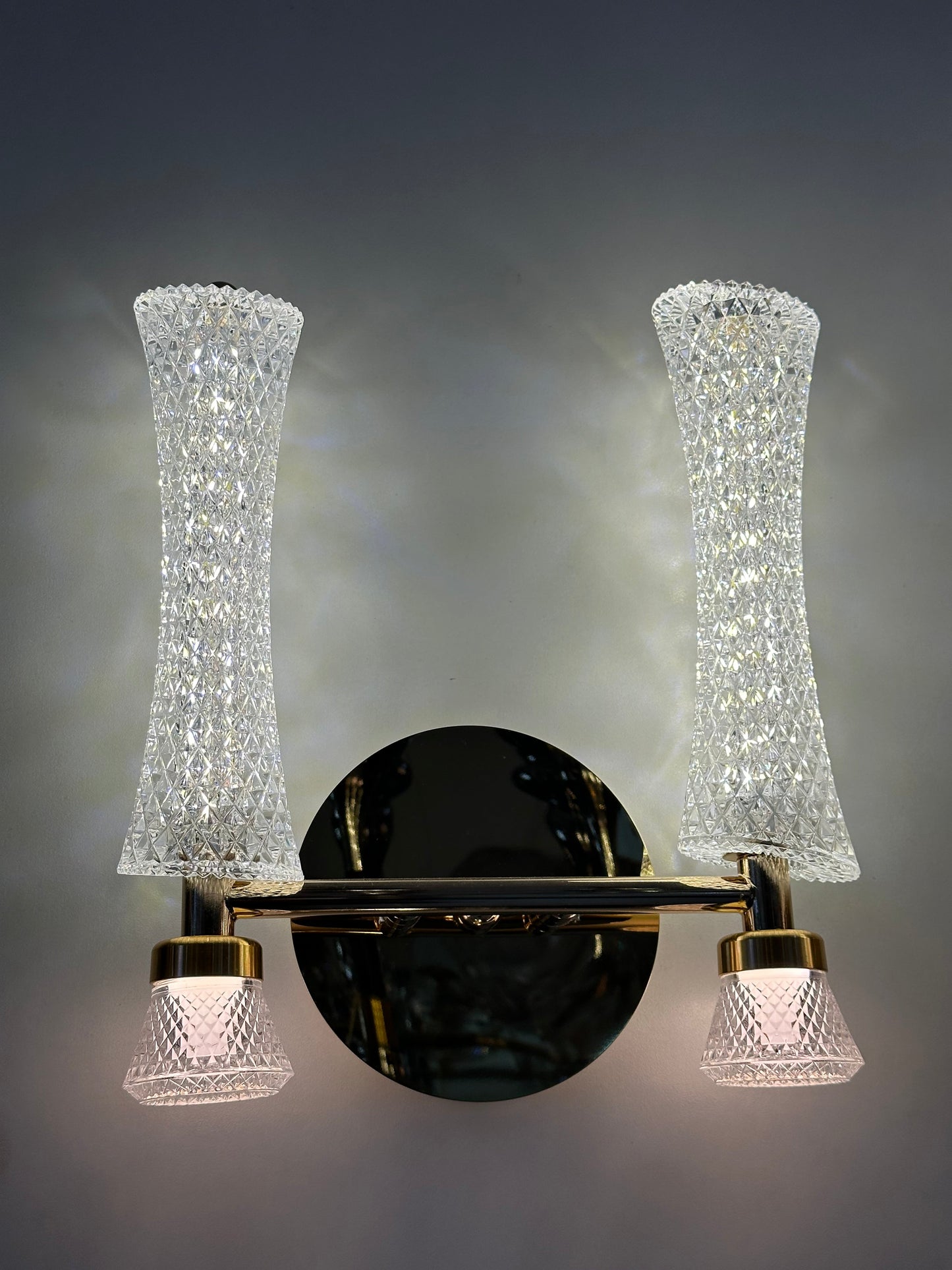 Lightigious™ - Modern LED Wall Light, Gold Finish, Stainless Steel & Acrylic