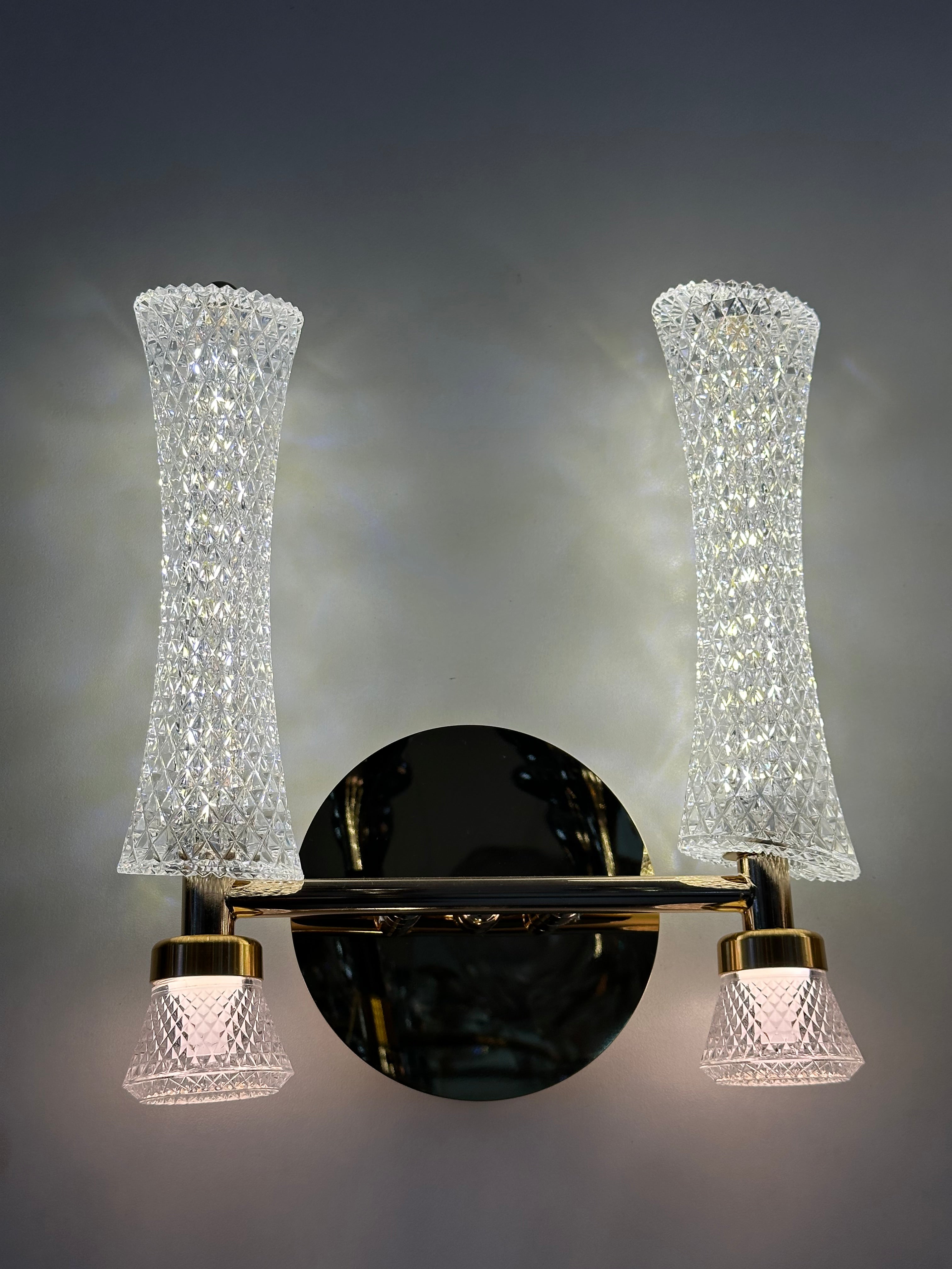 Lightigious™ - Modern LED Wall Light, Gold Finish, Stainless Steel & Acrylic