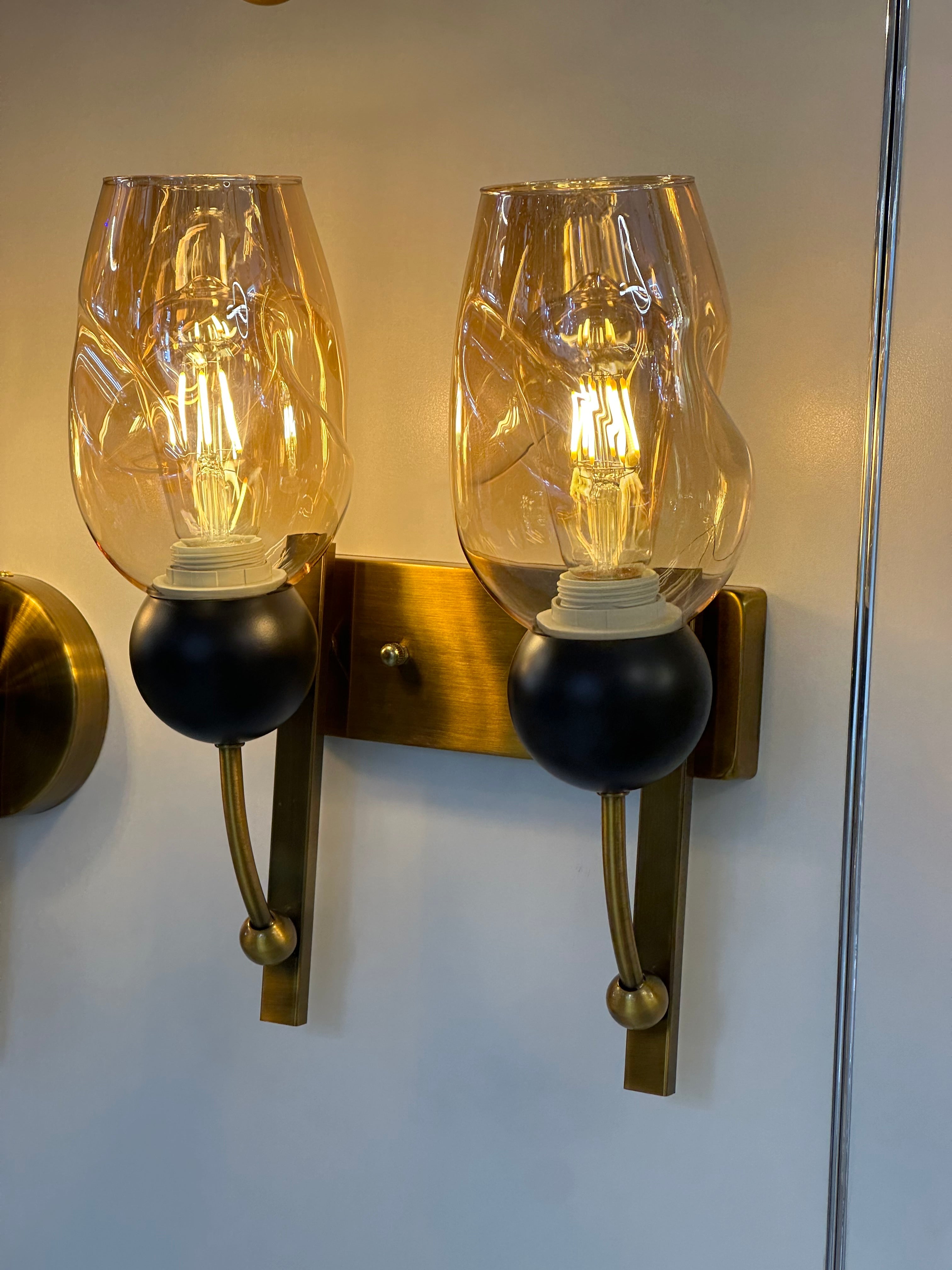 Lightigious™ - Amber Glass Wall Light