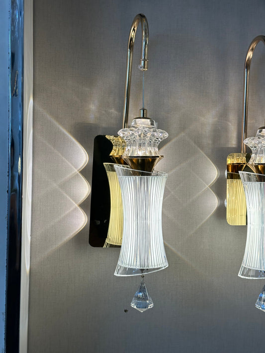 Lightigious™ - Modern LED Wall Light, Gold Finish, Metal & Acrylic, 3-Color Options