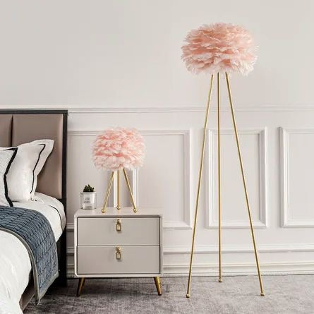Feather baby pink Floor Lamp