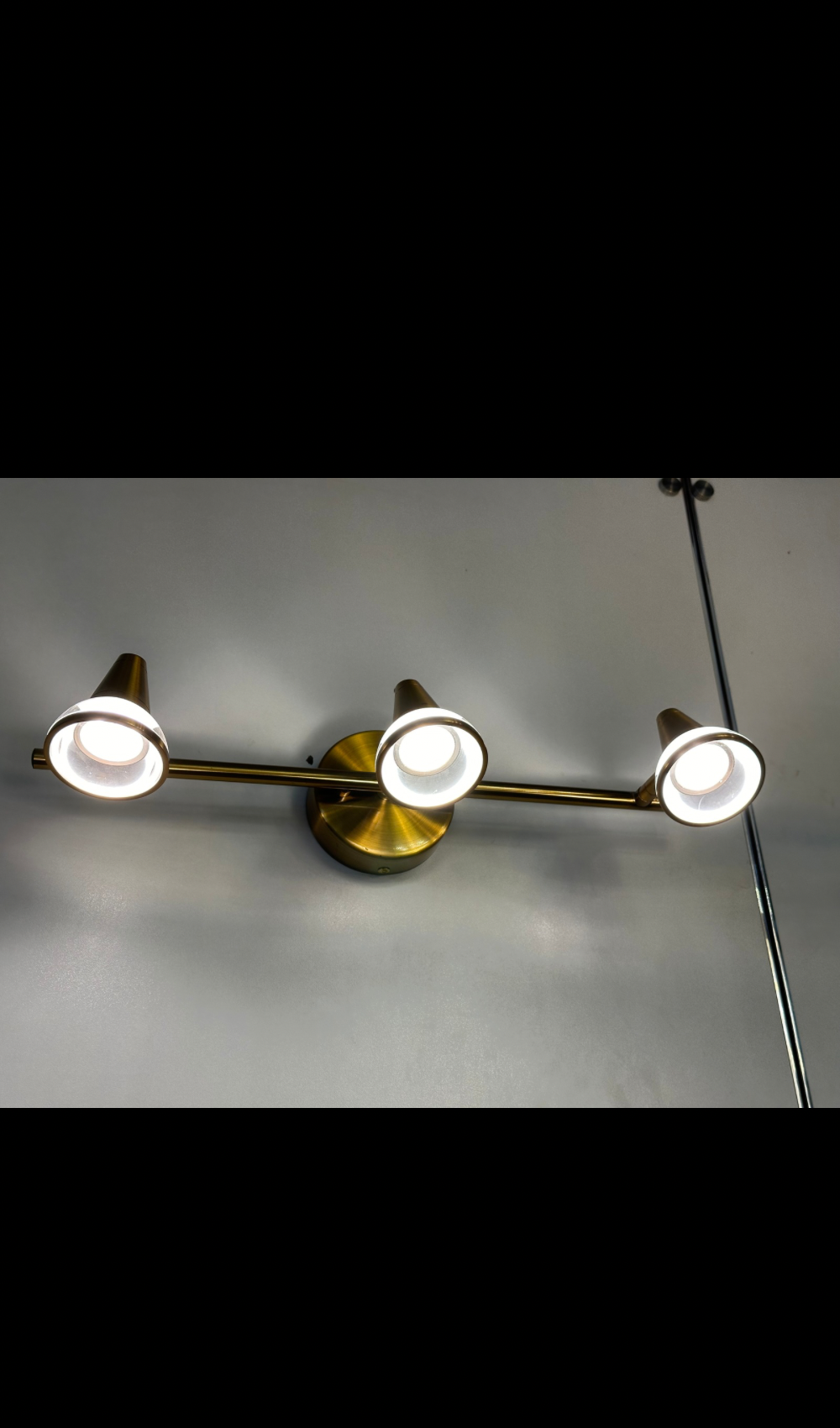 Lightigious™ - 3-Head Vanity Light (SMD LED Strip, Modern & Elegant)