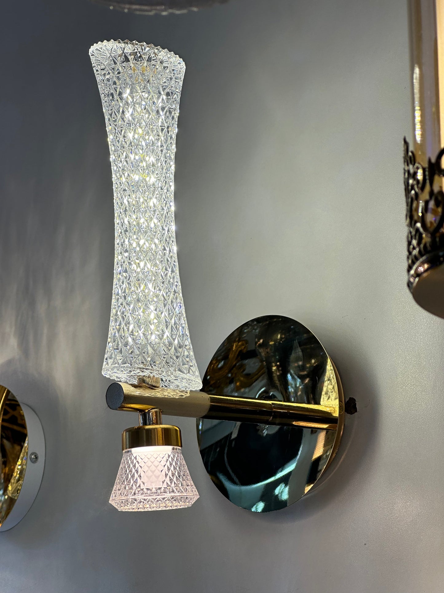 Lightigious™ - Modern LED Wall Light, Gold Finish, Stainless Steel & Acrylic