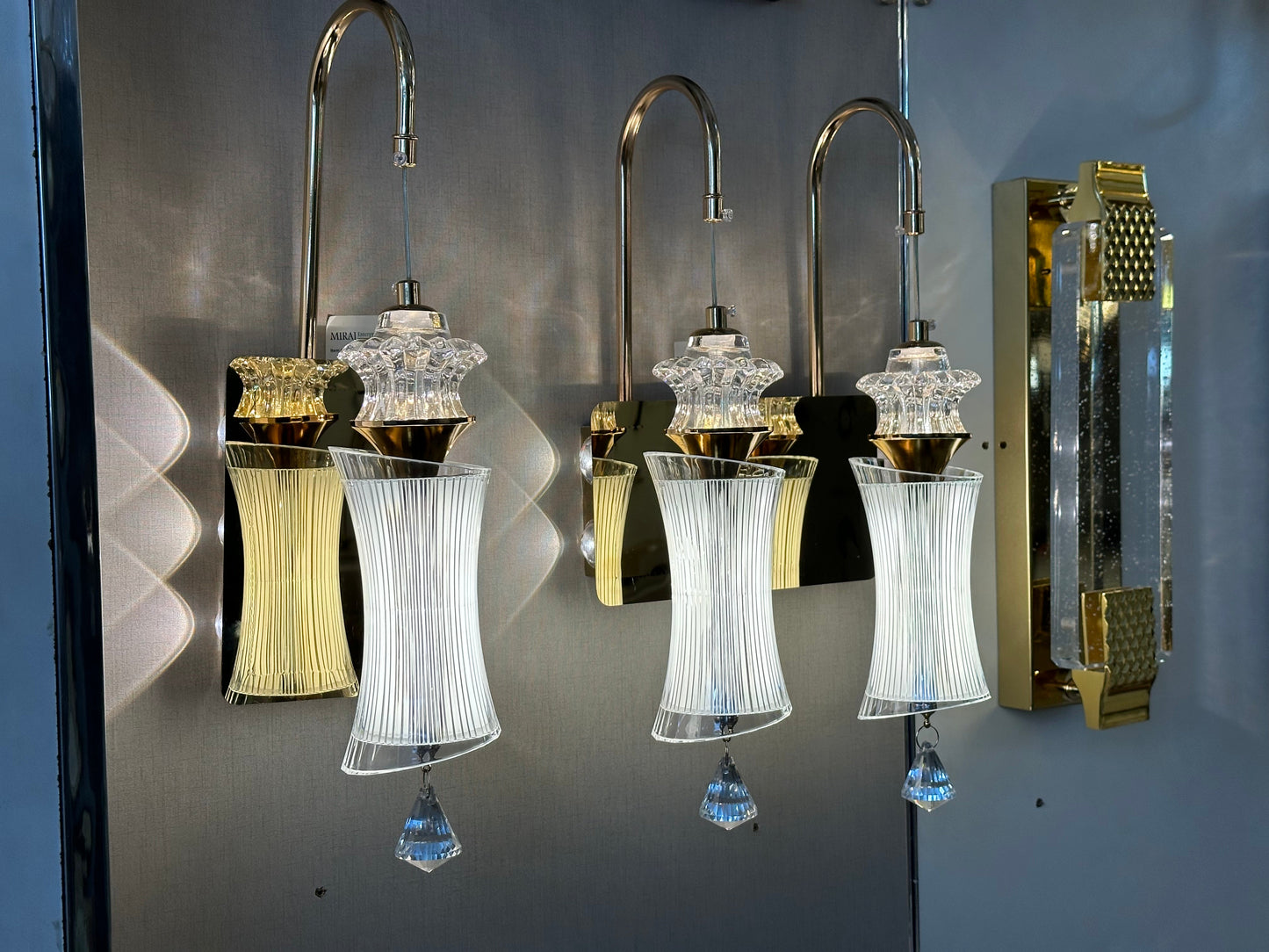 Lightigious™ - Modern LED Wall Light, Gold Finish, Metal & Acrylic, 3-Color Options