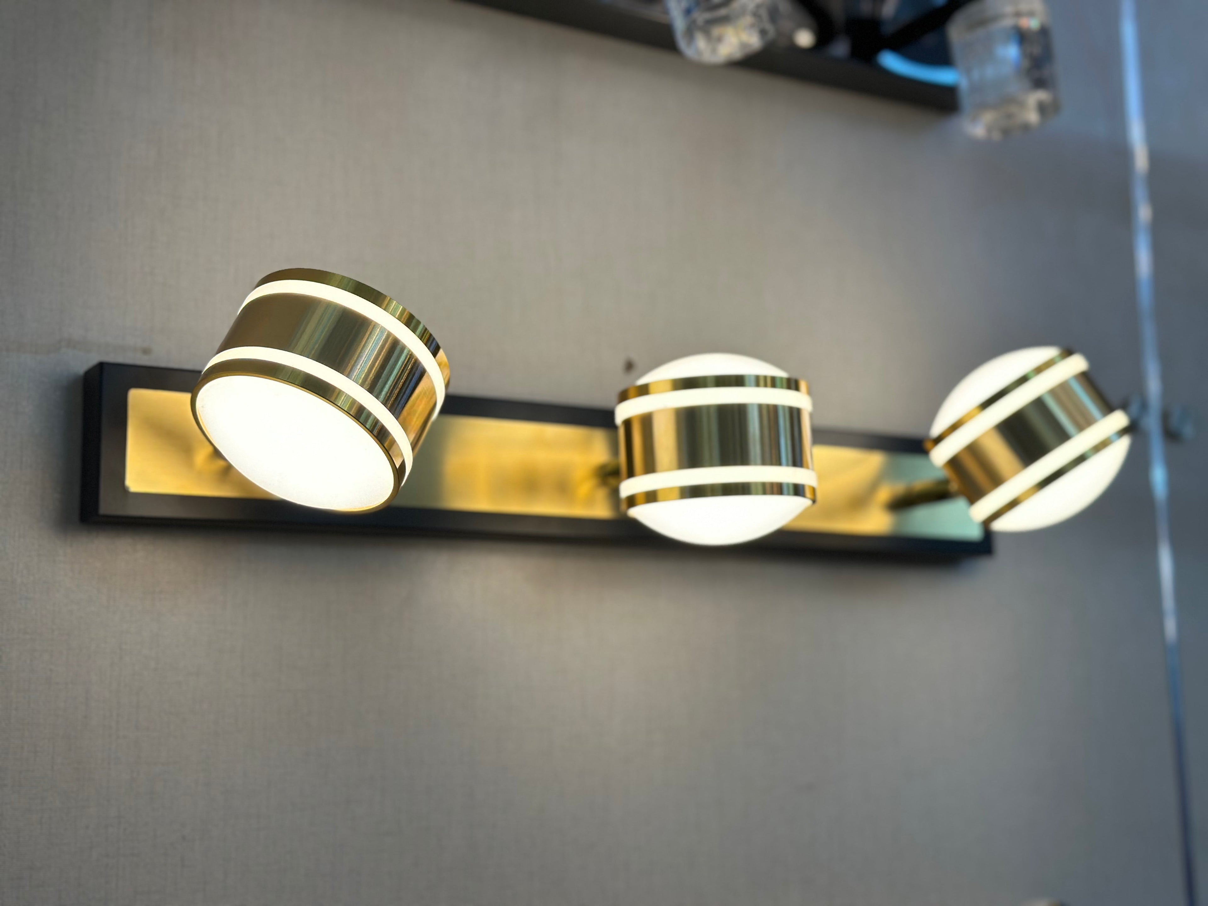 Lightigious™ - Golden Antique Vanity Light (Elegant Design, SMD LED)